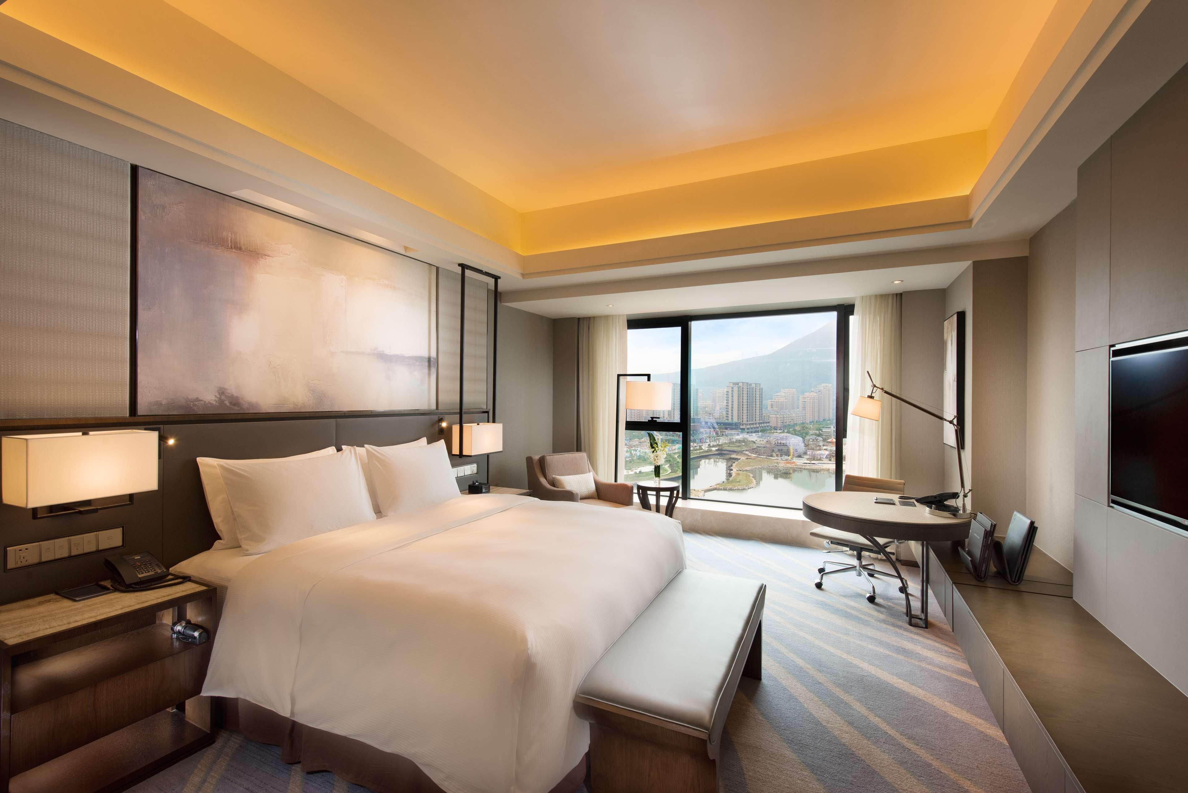 Hilton Чоушан Екстериор снимка