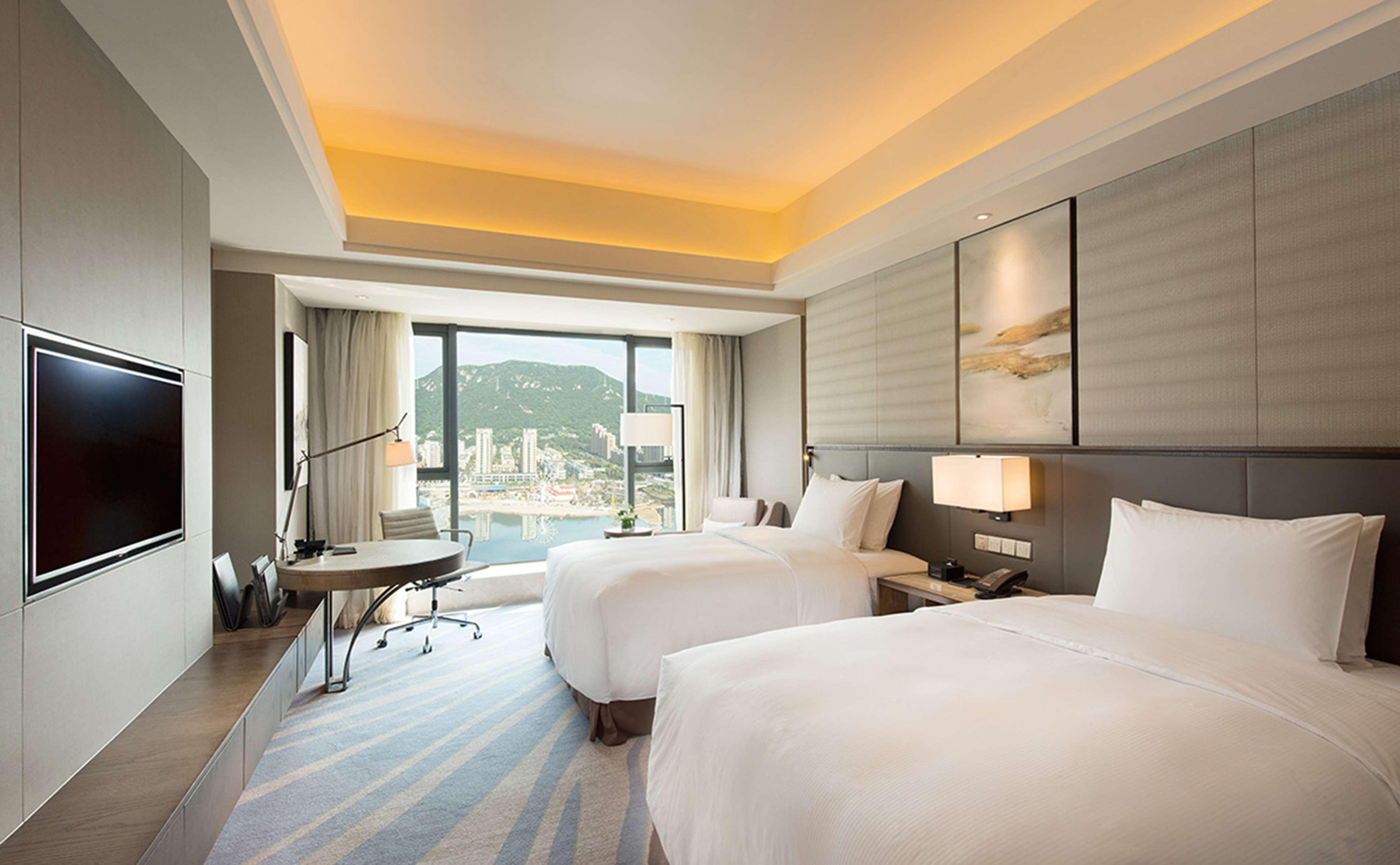 Hilton Чоушан Екстериор снимка
