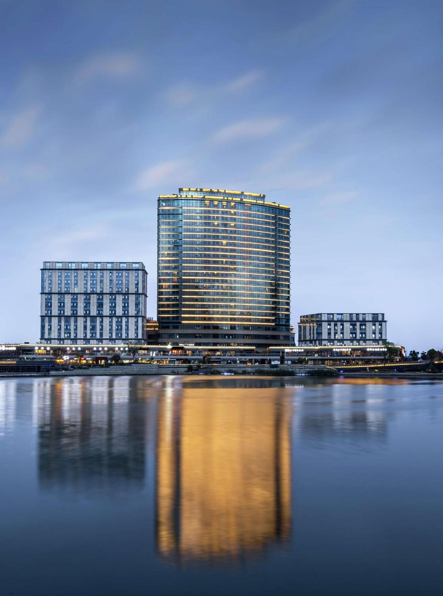 Hilton Чоушан Екстериор снимка